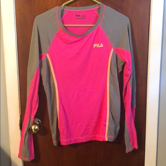 FILA BUNDLE ALERT 🚨 - Picture 2 of 8